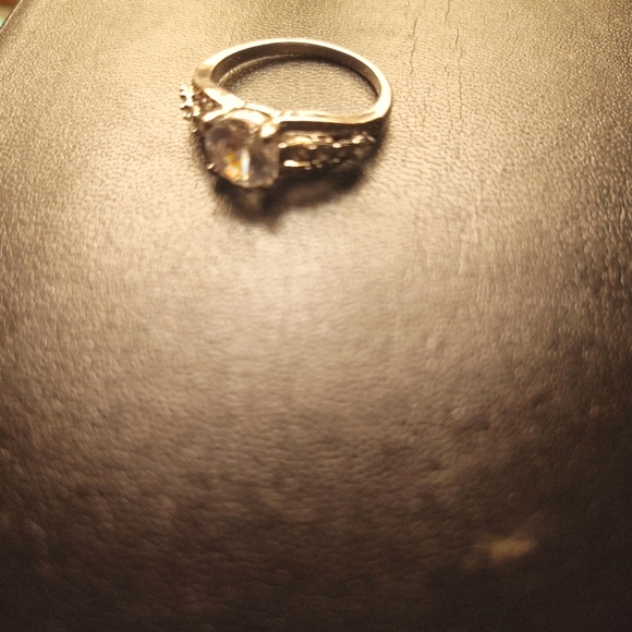 Sterling silver engagement ring - Picture 3 of 3